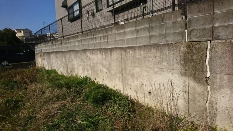 擁壁補強工事・地盤改良・家の傾き直し工事画像